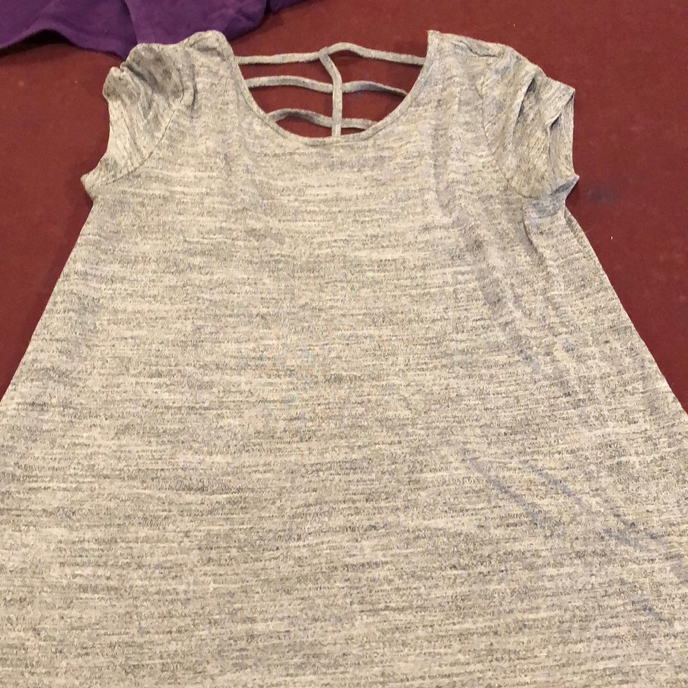 Grey t-shirt